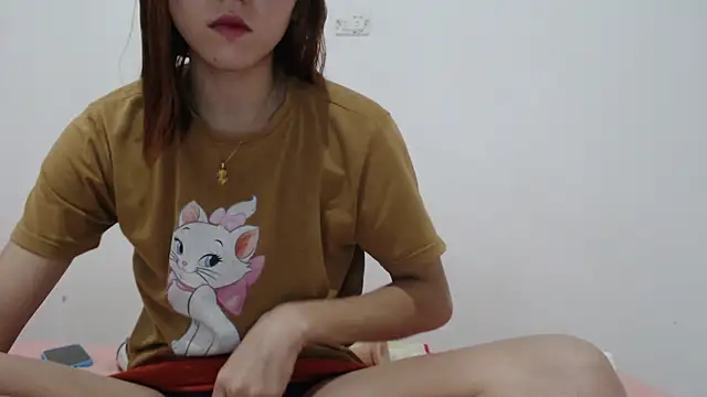 Dolly Peach  online show from January 6, 2026, 8:01 pm