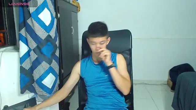 JhoanVelezModel online show from October 4, 2025, 5:16 am