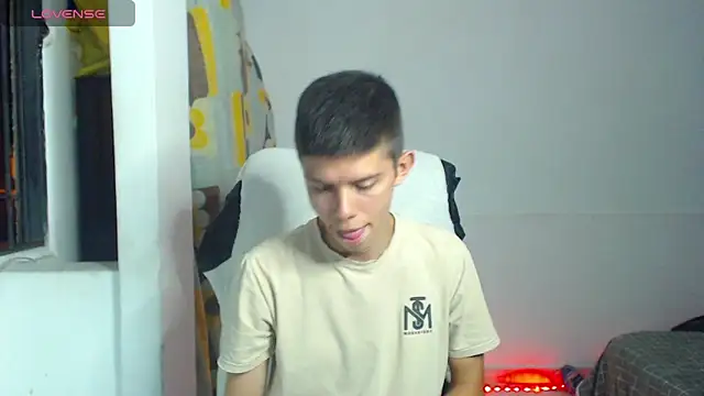 JhoanVelezModel online show from October 8, 2025, 3:15 am