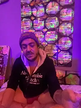 3615-ULLA online show from December 19, 2025, 11:23 pm