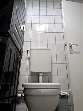 kompiee online show from December 17, 2025, 8:53 am