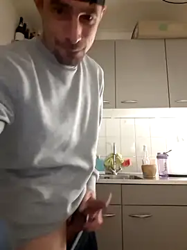 kompiee online show from February 2, 2026, 2:54 am