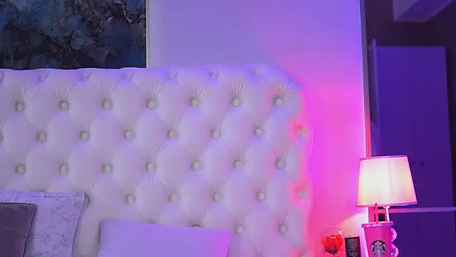 KendraMoon online show from November 4, 2025, 3:33 pm