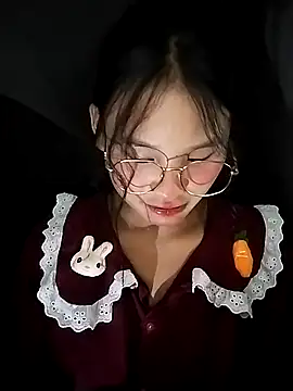 saronla 03 online show from September 12, 2025, 2:39 pm