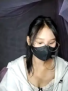 saronla 03 online show from November 5, 2025, 4:01 am