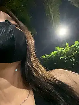   BabyShowPublic   online show from October 12, 2025, 1:32 pm