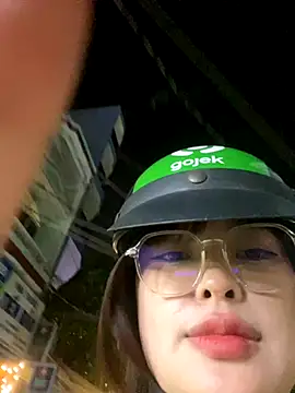   BabyShowPublic   online show from November 9, 2025, 3:32 pm