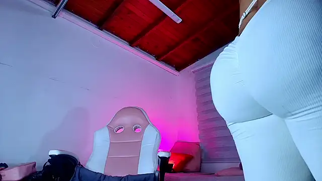 emma madi online show from September 10, 2025, 11:54 am