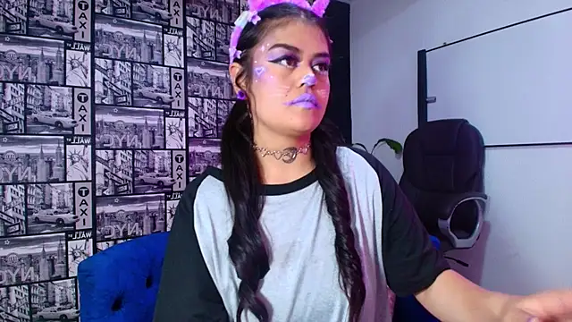 Mia Morelli  online show from October 23, 2025, 5:29 am