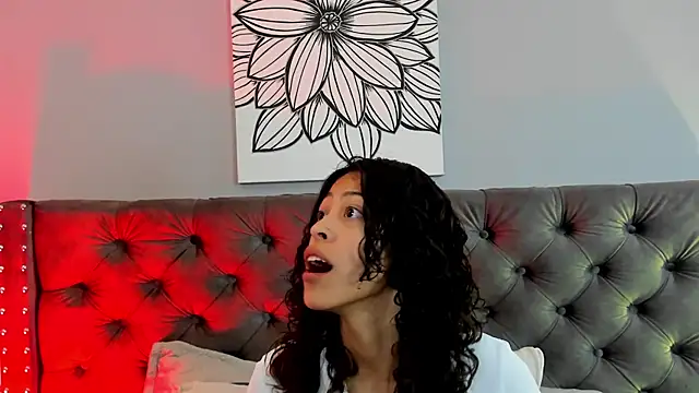 liily grey online show from September 10, 2025, 12:38 pm