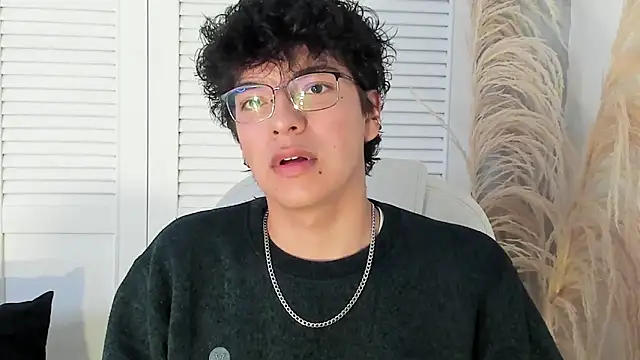 miilo wolf online show from October 1, 2025, 11:38 am