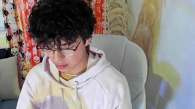 miilo wolf online show from October 9, 2025, 12:14 pm