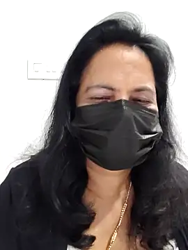 mallu-lover online show from February 22, 2026, 8:29 pm