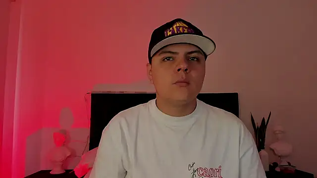 NoahLux online show from September 12, 2025, 7:47 pm