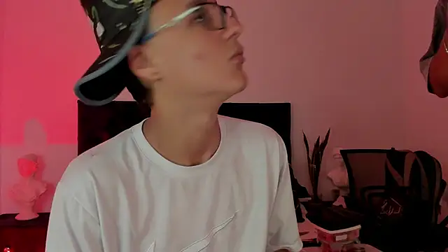 NoahLux online show from September 16, 2025, 7:04 pm