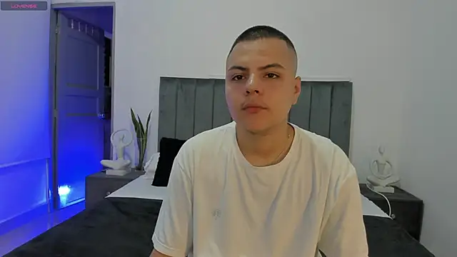 NoahLux online show from October 17, 2025, 6:32 pm