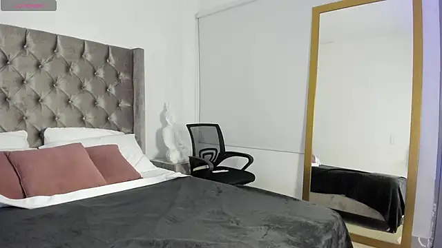 NoahLux online show from November 9, 2025, 5:22 pm