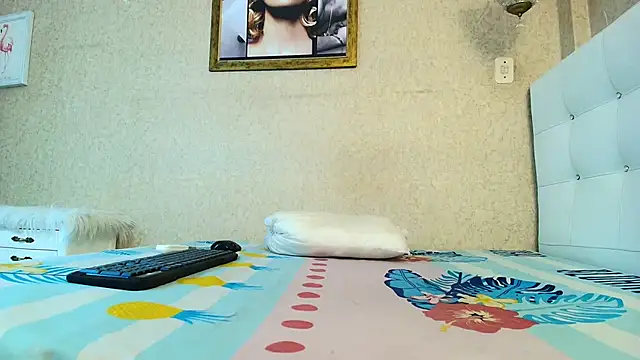 Miladiosa online show from November 14, 2025, 12:15 pm