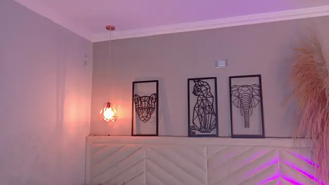 amy miller1 online show from December 18, 2025, 9:54 pm