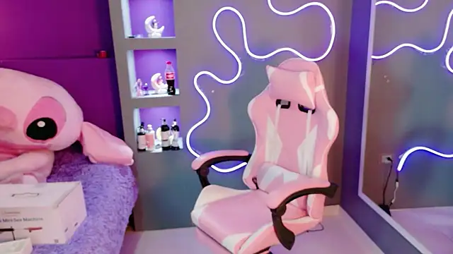 amy miller1 online show from March 13, 2026, 8:26 pm