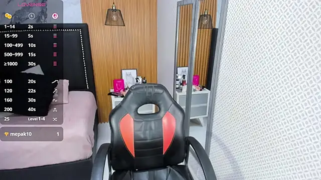 ROSIE MOSS online show from October 9, 2025, 7:34 pm