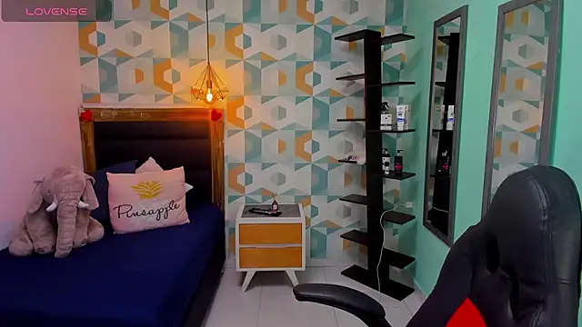 ROSIE MOSS online show from October 17, 2025, 7:16 pm