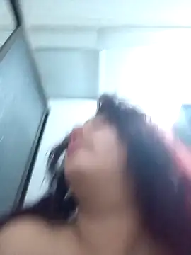 CloeStron online show from November 6, 2025, 3:13 pm