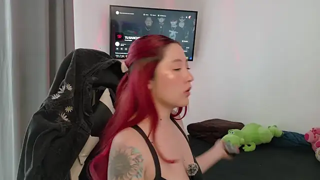 Snapshot of lunnaa_ chatting on September 26, 2025, 7:40 pm lunnaa online show from September 26, 2025, 7:40 pm