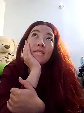 Snapshot of lunnaa_ chatting on October 21, 2025, 5:08 am lunnaa online show from October 21, 2025, 5:08 am