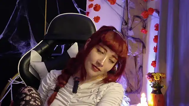 Snapshot of lunnaa_ chatting on October 29, 2025, 4:59 am lunnaa online show from October 29, 2025, 4:59 am