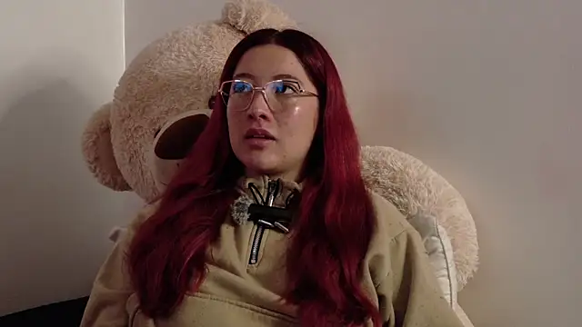 Snapshot of lunnaa_ chatting on November 7, 2025, 4:01 am lunnaa online show from November 7, 2025, 4:01 am