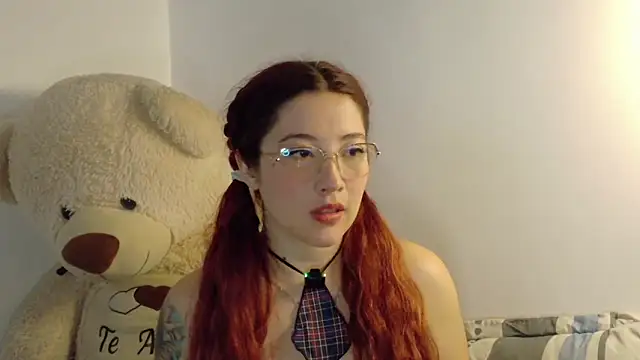 Snapshot of lunnaa_ chatting on May 8, 2026, 4:07 am lunnaa online show from May 8, 2026, 4:07 am