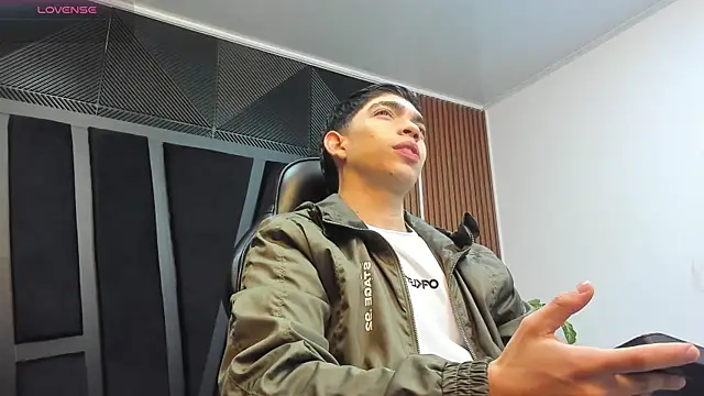 Snapshot of Eryonbradley chatting on October 1, 2025, 11:16 am Eryonbradley online show from October 1, 2025, 11:16 am