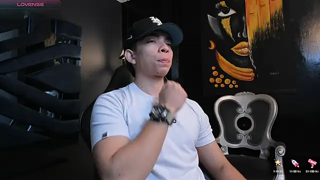 Snapshot of Eryonbradley chatting on October 15, 2025, 11:21 am Eryonbradley online show from October 15, 2025, 11:21 am