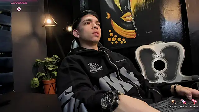 Snapshot of Eryonbradley chatting on October 27, 2025, 11:25 am Eryonbradley online show from October 27, 2025, 11:25 am