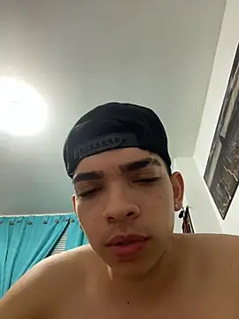 Snapshot of Eryonbradley chatting on October 27, 2025, 11:41 pm Eryonbradley online show from October 27, 2025, 11:41 pm