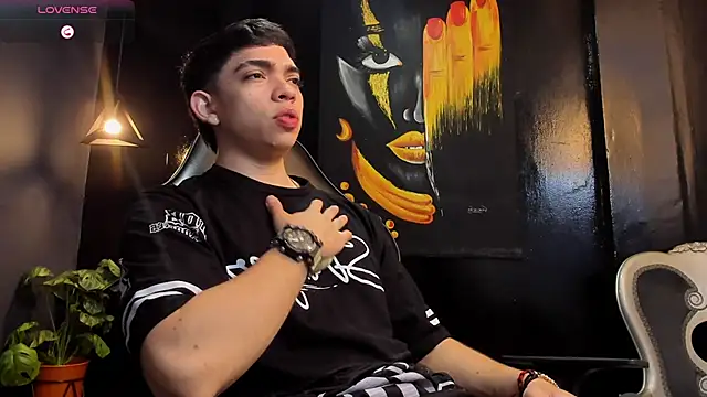 Snapshot of Eryonbradley chatting on October 29, 2025, 11:23 am Eryonbradley online show from October 29, 2025, 11:23 am