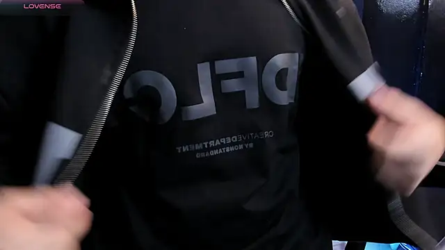 Snapshot of Eryonbradley chatting on November 7, 2025, 11:21 am Eryonbradley online show from November 7, 2025, 11:21 am