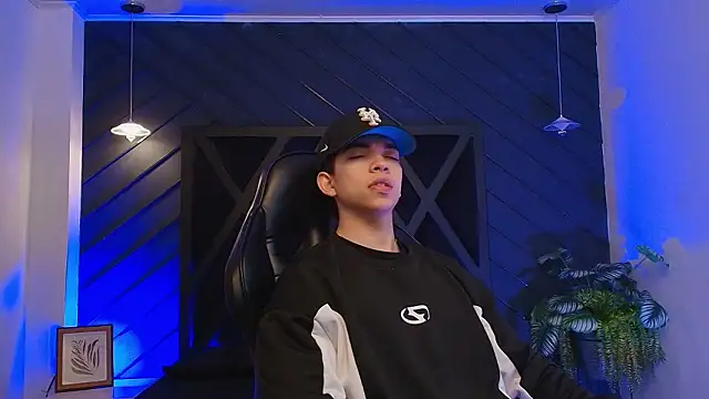 Eryonbradley online show from March 4, 2026, 11:27 am