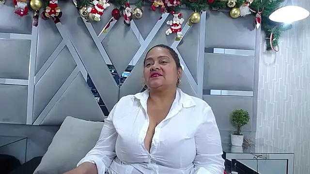 MonzerratBoyer online show from January 7, 2026, 7:05 pm