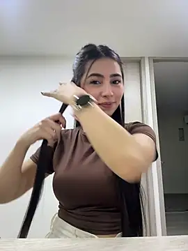 EmelyParker online show from April 4, 2026, 9:45 pm