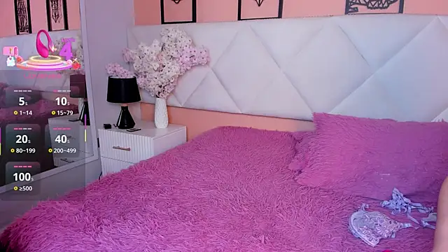 veronica hill  online show from November 19, 2025, 3:17 am