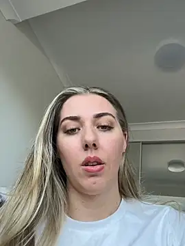 louiseberkeley online show from April 1, 2026, 2:34 am