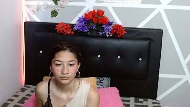 COZY7COUPLE online show from September 15, 2025, 9:59 pm