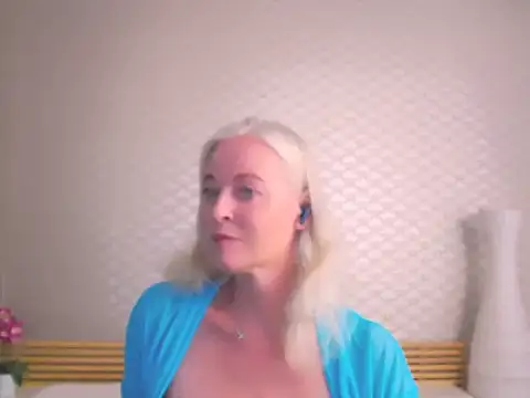 Snapshot of Anais_Janson chatting on August 5, 2026, 4:10 pm Anais Janson online show from August 5, 2026, 4:10 pm
