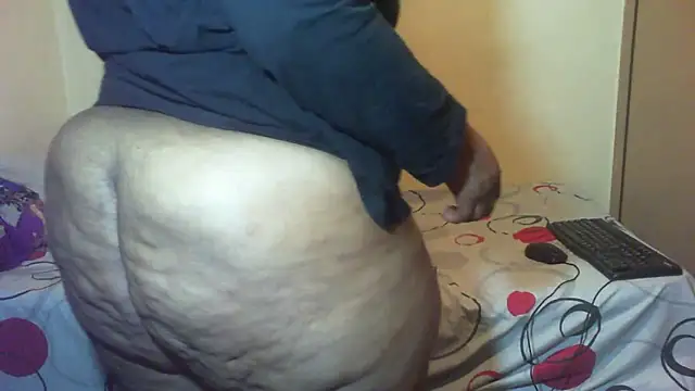 XXXBBMWCAROL online show from September 22, 2025, 5:09 am