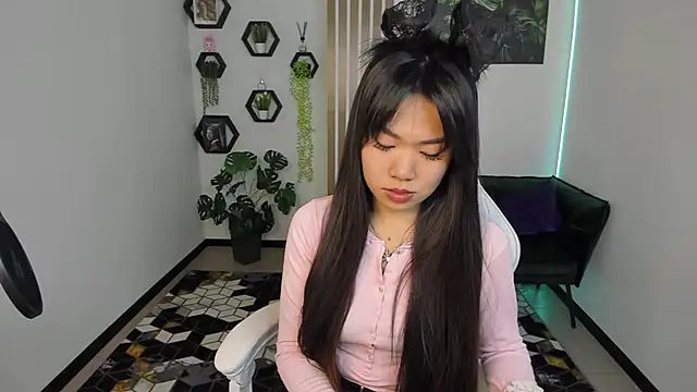 LunaPurrr online show from October 13, 2025, 11:16 pm