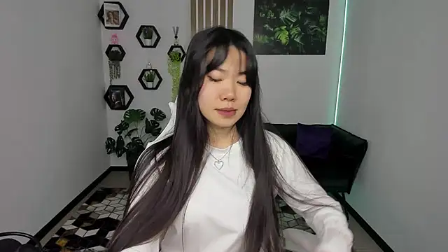 LunaPurrr online show from November 15, 2025, 1:14 am