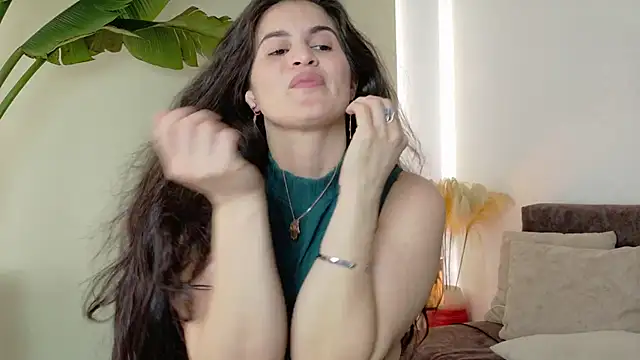 Snapshot of lizdevine chatting on October 17, 2025, 6:43 pm lizdevine online show from October 17, 2025, 6:43 pm