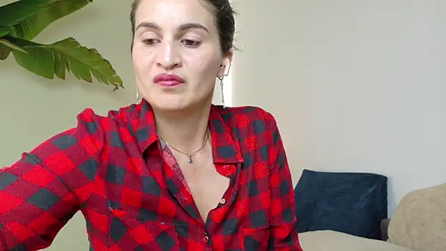 lizdevine online show from December 4, 2025, 6:05 pm